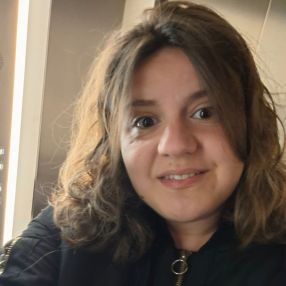 Jennyfer, Babysitter in Mercadal