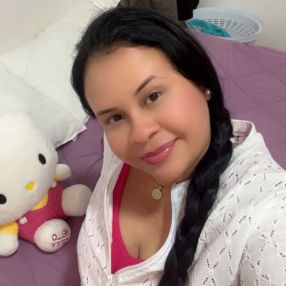 Yoeliana, Niñera o canguro en Arteixo