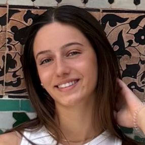 Cristina, Niñera o canguro en Manilva