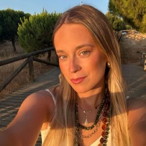 Julia, Babysitter in Tocina