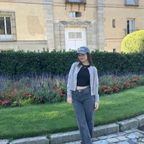 Natalia, Babysitter in Puebla de Vallbona