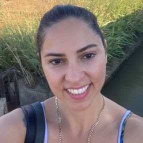 Brenda, Niñera o canguro en Jaca