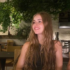 Ángela, Niñera o canguro en Barberà del Vallès