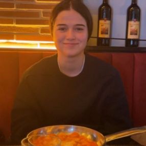 Laura, Niñera o canguro en Piélagos
