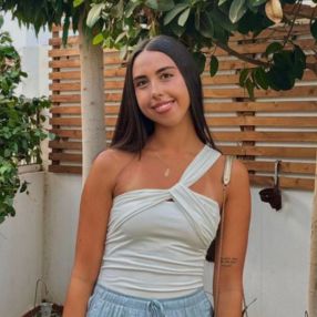 Lorena, Niñera o canguro en Gáldar
