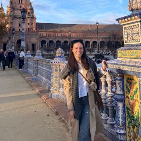 Emma, Niñera o canguro en Miguelturra