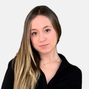 Verónica, Niñera o canguro en El Viso de San Juan