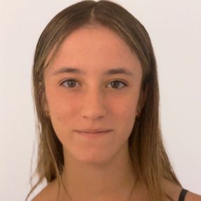 Aitana, Niñera o canguro en Aznalcázar