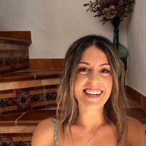 Silvia, Babysitter in Rubí