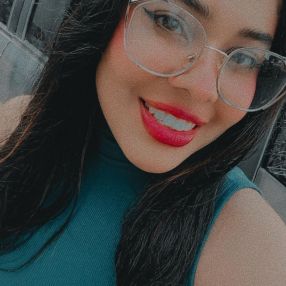 Heriana, Babysitter in Lalín