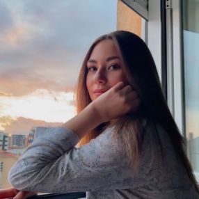 Lidia, Niñera o canguro en Fuentespina
