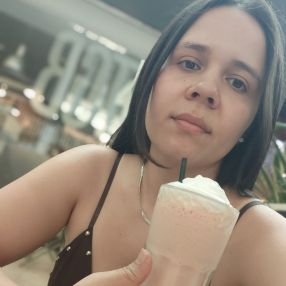 Shirley Mariza, Niñera o canguro en Yecla