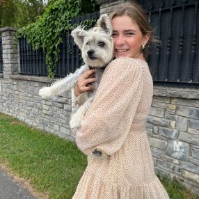 Chloè, Niñera o canguro en Plentzia