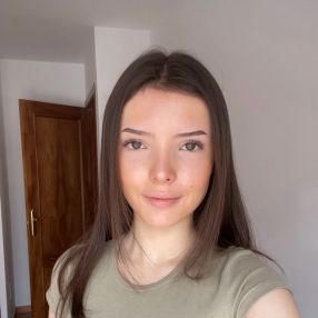 Jimena, Niñera o canguro en Mataelpino