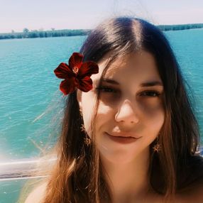 Lucia, Niñera o canguro en Ugena