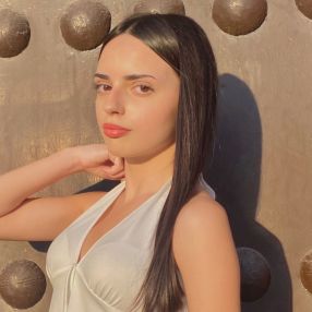 Ángela, Niñera o canguro en Marchena