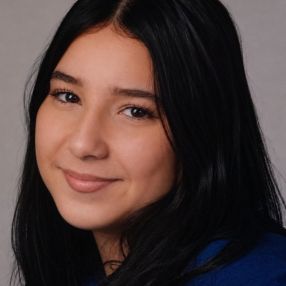 Nahia, Niñera o canguro en Turís