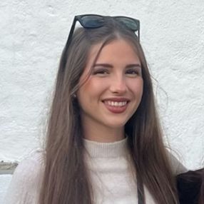 Emma, Niñera o canguro en Quijorna