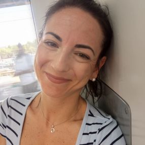 Gloria, Babysitter in Ajalvir