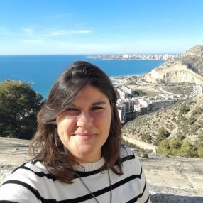 Roxana, Niñera o canguro en Campello