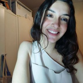 Lara, Babysitter in El Casar