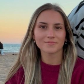 Noa, Niñera o canguro en Pallejà