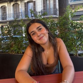 Nuria, Babysitter in Sant Fost de Campsentelles