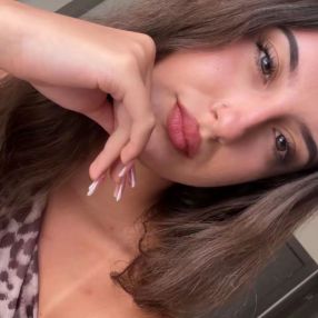 Claudia, Babysitter in María de Huerva
