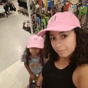 Laryssa, Niñera o canguro en Arteixo