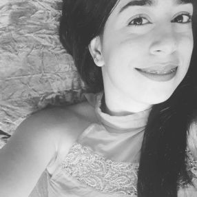 Lina, Niñera o canguro en Chiva