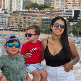 Geilayne, Familia en Benidorm