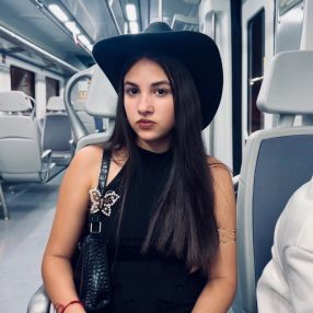 Claudia, Babysitter in Hinojos