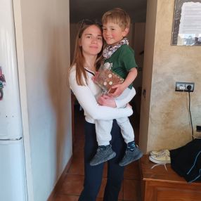 Pili, Babysitter in Vic