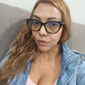 Constanza, Babysitter in Rentería