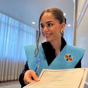 Nerea, Niñera o canguro en Porriño