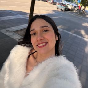 Adriana, Niñera o canguro en Valladolid