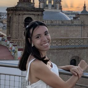 Ana, Babysitter in Castilleja de la Cuesta