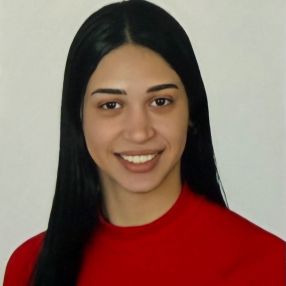 Nicole, Babysitter in Verín
