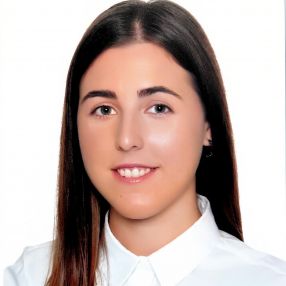 Ariadna, Babysitter in Cieza