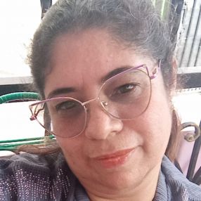 Mary, Babysitter in Tudela