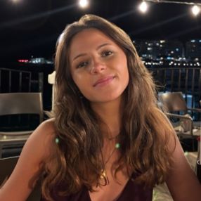 Lucia, Babysitter in Velilla de San Antonio