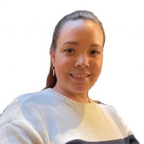 María Madriz maya, Niñera o canguro en Los Hueros
