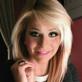 Elisa, Babysitter in Torrente