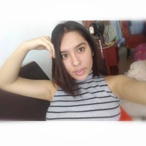 Helen Kamila, Niñera o canguro en Melide