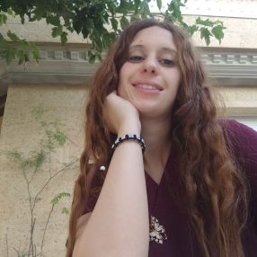 Hagar, Babysitter in Caudete