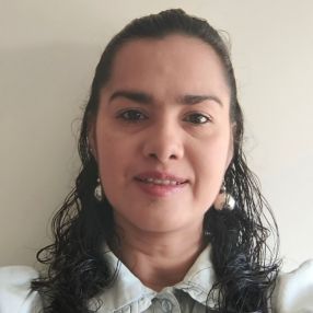 Shirley, Niñera o canguro en Camas