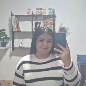 Sara, Niñera o canguro en Turís