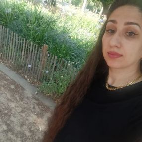 Saja, Niñera o canguro en Mercadal