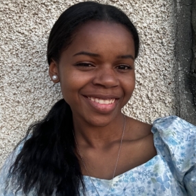 Daniela, Babysitter in Hoyo de Manzanares