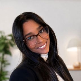 TANIA, Niñera o canguro en Neda